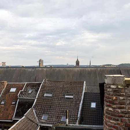 Bonjour Pierreuse 3*