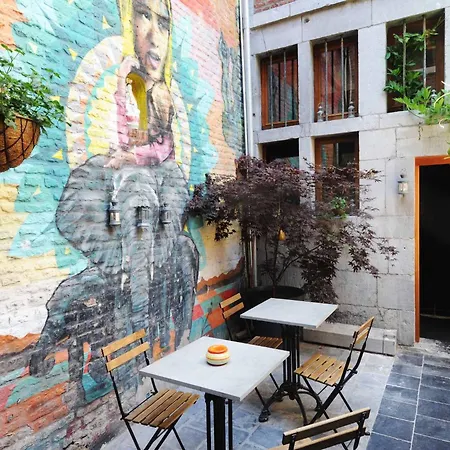 Bonjour Pierreuse بيت ضيافة