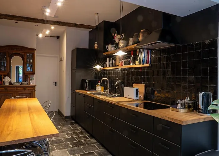 Bonjour Pierreuse Pensjonat 3*