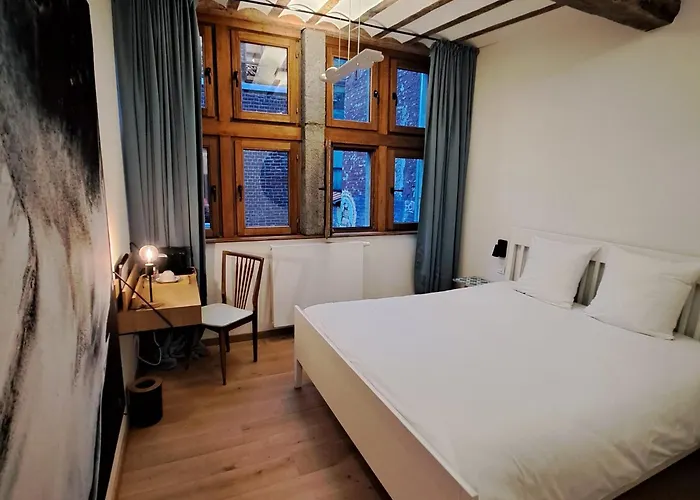 Bonjour Pierreuse Pensjonat