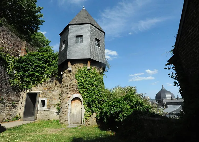 Bonjour Pierreuse Pensjonat